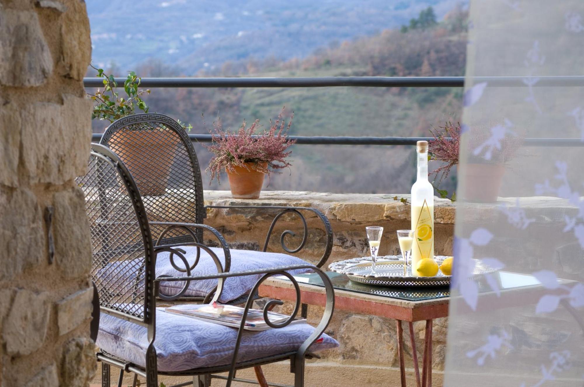 Agriturismo Podere Conti Filattiera Exterior foto