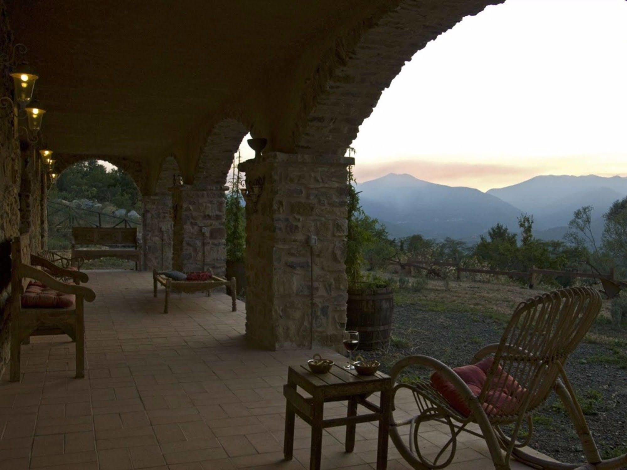 Agriturismo Podere Conti Filattiera Exterior foto