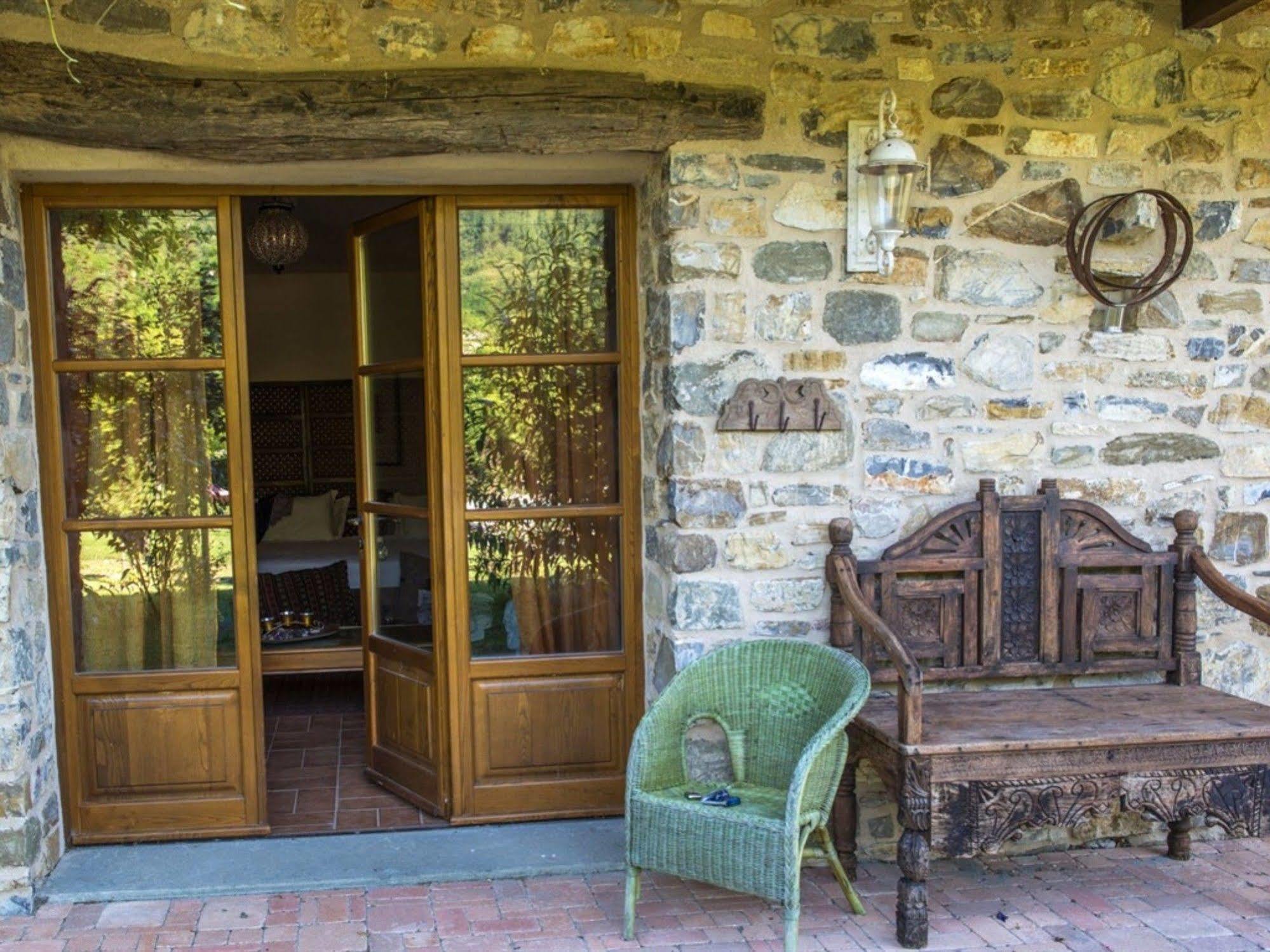 Agriturismo Podere Conti Filattiera Exterior foto